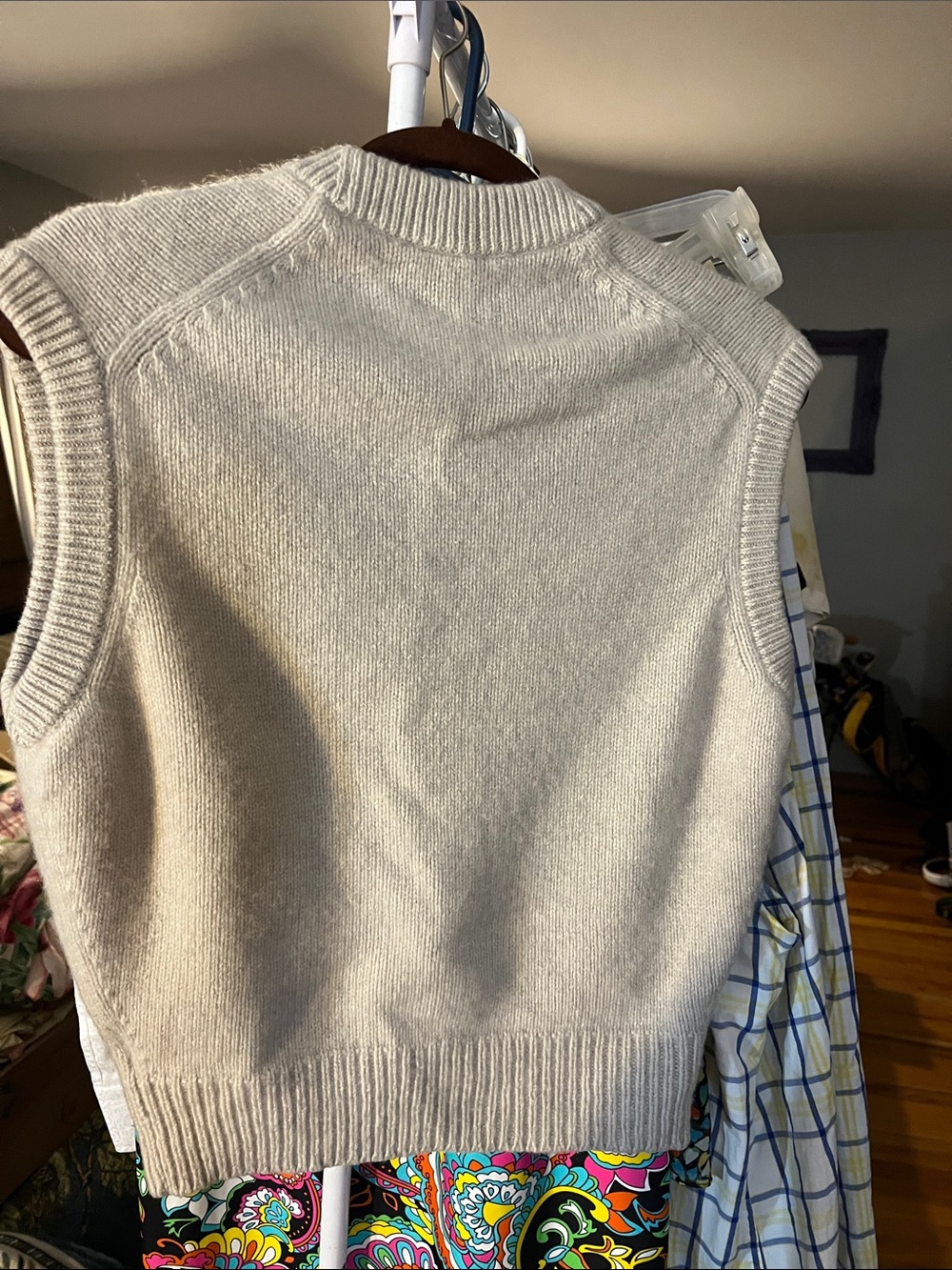 Theory cashmere sweater vest🖤 - Picture 8 of 11